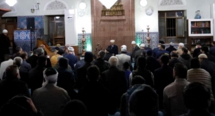 Ayasofya Cami İmam Hatibi Muştuer, İnegöl'de teravih kıldırdı