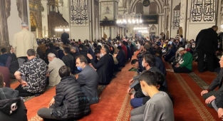 Bursalılar ilk teravih için Ulu Camii'ne akın etti
