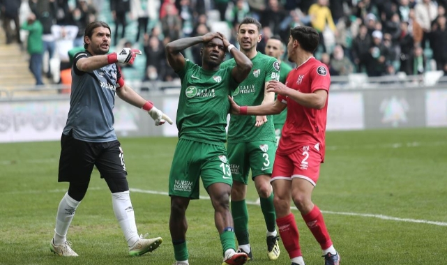 Bursaspor’da Thievy Bifouma süresiz kadro dışı bırakıldı