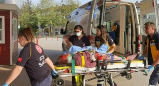Çamaşır asarken asansör boşluğuna düştü