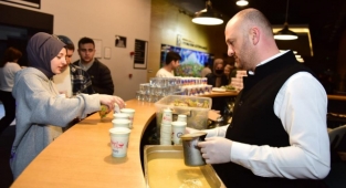 Ders çalışmak öğrencilerden iftar ve sahur belediyeden