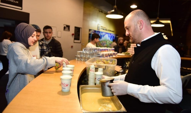 Ders çalışmak öğrencilerden iftar ve sahur belediyeden