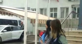 Genç kız nefes kesen operasyonla kurtarıldı