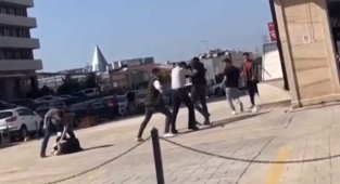 Gençlerin ’’kız’’ kavgası, kamerada