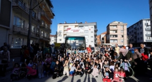 İnegöl Belediyesi ramazanda mahallelere misafir oluyor