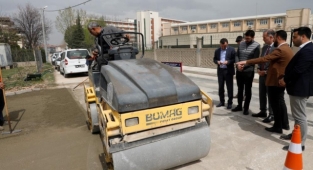 İnegöl’de beton yol ve tretuvar çalışmaları başladı