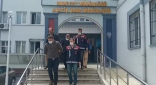 Kuyumculara sahte altın satan 2 kişi tutuklandı