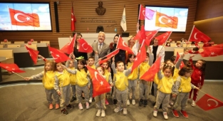 Mecliste bayram coşkusu