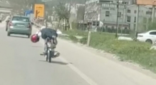 Motosiklet üzerinde akrobasiye ceza