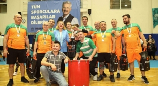 Nilüfer Belediyesi voleybol turnuvası kazananı belli oldu