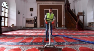 Osmangazi’nin camilerinde ramazan temizliği