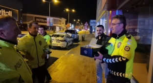 Polis ekiplerine vatandaştan şaşırtan sürpriz