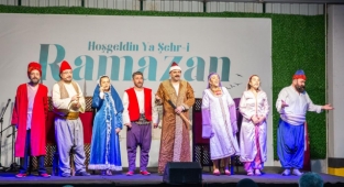 Ramazan gecelerinde tiyatro gösterisi