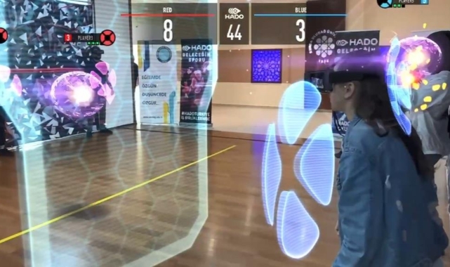 Rektör öğrencilere sanal ortamda yakan top attı