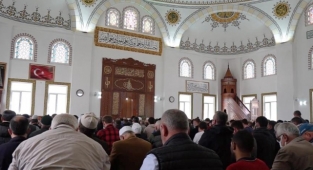 Şehitler Camisi ibadete açıldı