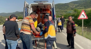 Takla atan otomobilde can pazarı: 4 yaralı
