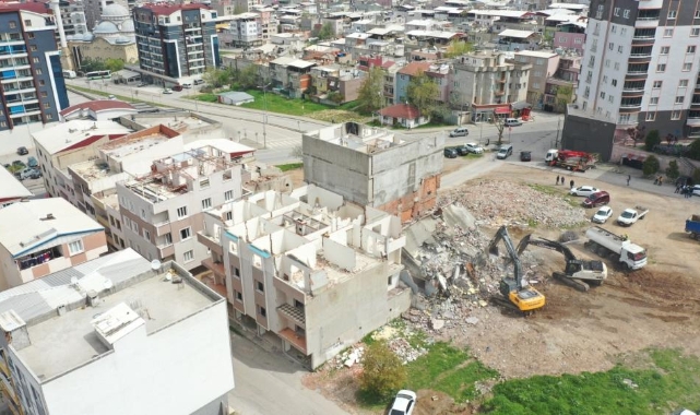 Yiğitler Mahallesi'nde yıkım çalışmalarına hız verildi