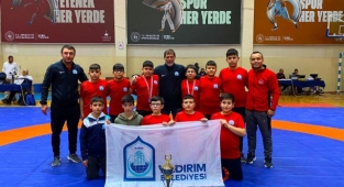 Yıldırım Belediyespor'dan güreşte başarı üstüne başarı