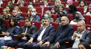 Yıldırım’da Hayati İnanç söyleşisine yoğun ilgi