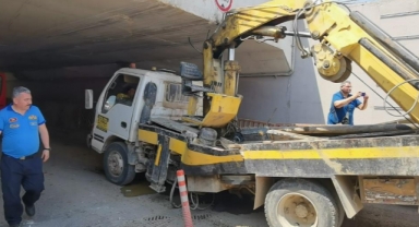 Alt geçide çarpan sondaj aracı ikiye bölündü