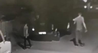 Bekçileri görünce kaçan hırsızlar kamerada