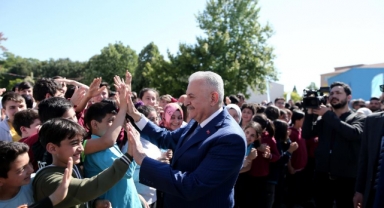 Binali Yıldırım Bursa’da anaokulu açılışına katıldı