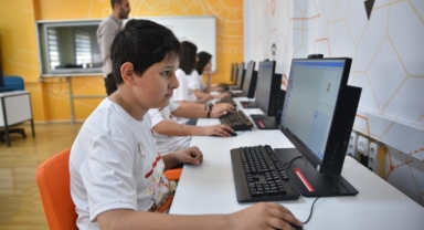 Bursa Büyükşehir'den eğitime teknoloji desteği