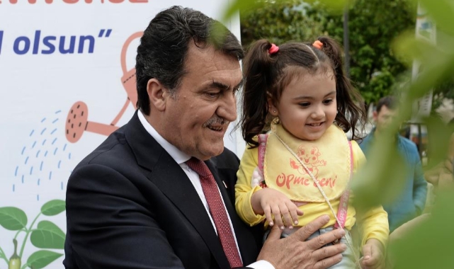 Bursa'da 12 meydanda 500 bin fide dağıtıldı