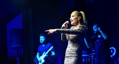 Bursa’da İrem Derici ile kutlama