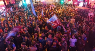Bursa'da Trabzonspor'un şampiyonluğu coşkuyla kutlandı