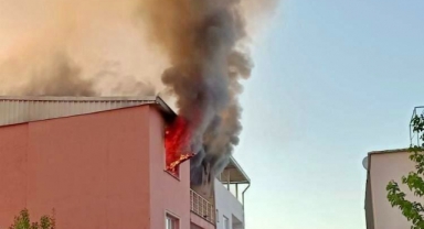 Cinnet getiren adam evini böyle yaktı