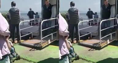Feribottan inip denize düştü görevli personel kurtardı