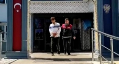 Firari hırsızlar yakayı ele verdi