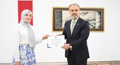 İletişim Akademisi’nde sertifika heyecanı