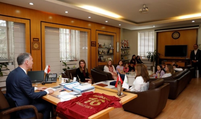 İngiltere'den gelen öğrenciler İnegöl'e hayran kaldı