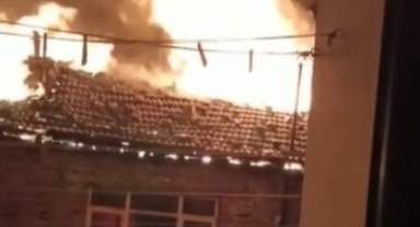 Korkutan yangında alevler her yerden göründü