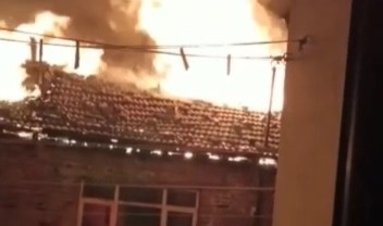 Korkutan yangında alevler her yerden göründü