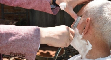 Kuaförlerden gönüllere dokunan hizmet