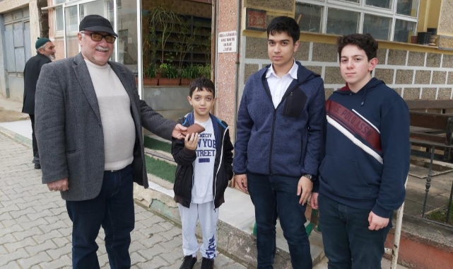 Küçük çocuktan örnek davranış