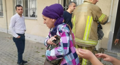 Küçük Elif'in yüzünü itfaiye ekipleri güldürdü