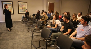 Nilüfer’de tiyatro derslerinde “Dram sonrası tiyatro” ele alındı