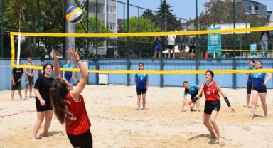 Nilüfer Spor Şenlikleri’nde oryantiring ve plaj voleybolu heyecanı