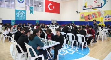 Öğrenciler en iyi hamle için mücadele etti