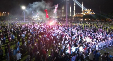 On binlerce kişi Trabzonspor’un şampiyonluğunu kutladı