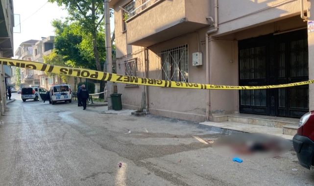 Sokak ortasında bıçaklı kavga: 1 ağır yaralı