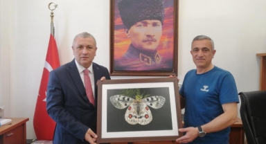Vali Yardımcısı Mustafa Özsoy'a anlamlı hediye