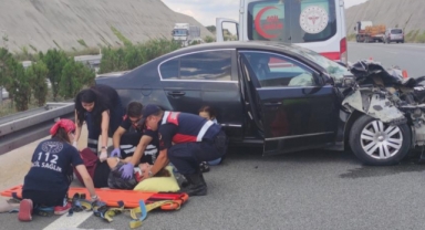 Alkollü sürücü kamyona çarptı: 2’si ağır 4 yaralı