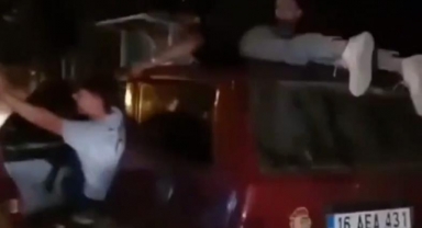Araç üzerinde tehlikeli yolculuk kamerada