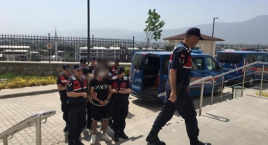 Bakır kablo yakan 4 şüpheli suçüstü yakalandı