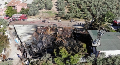 Boya fabrikasındaki yangın söndürüldü